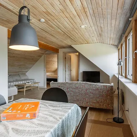 8 Bedroom In Romo *