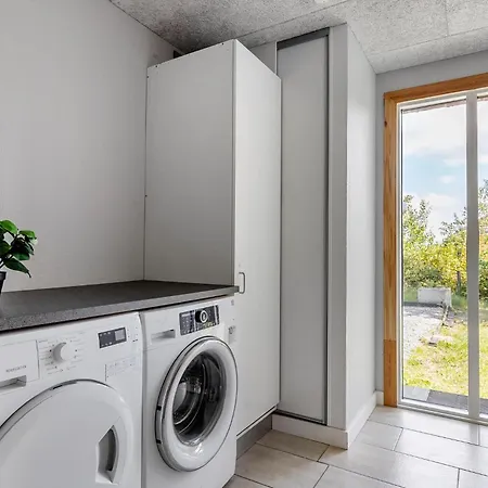 펜션 8 Bedroom In *