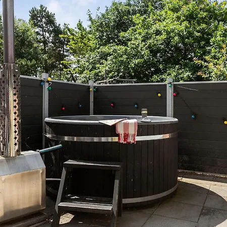 8 Bedroom In 펜션 Romo