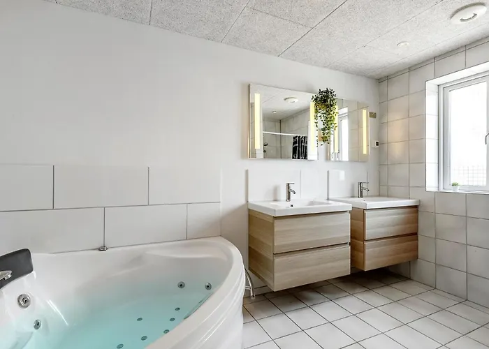 8 Bedroom In Tatil Evi Romo